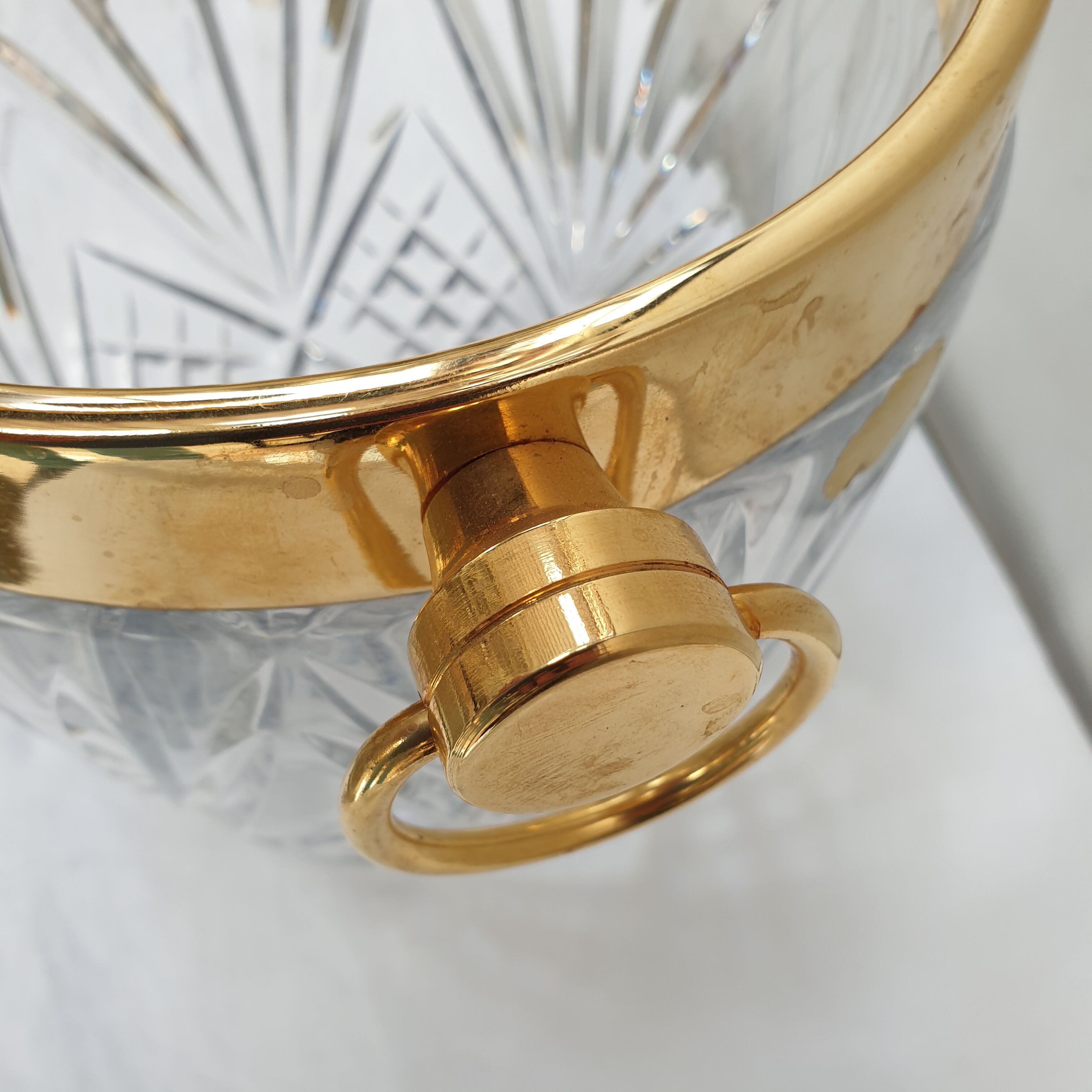Seau à champagne en cristal taillé