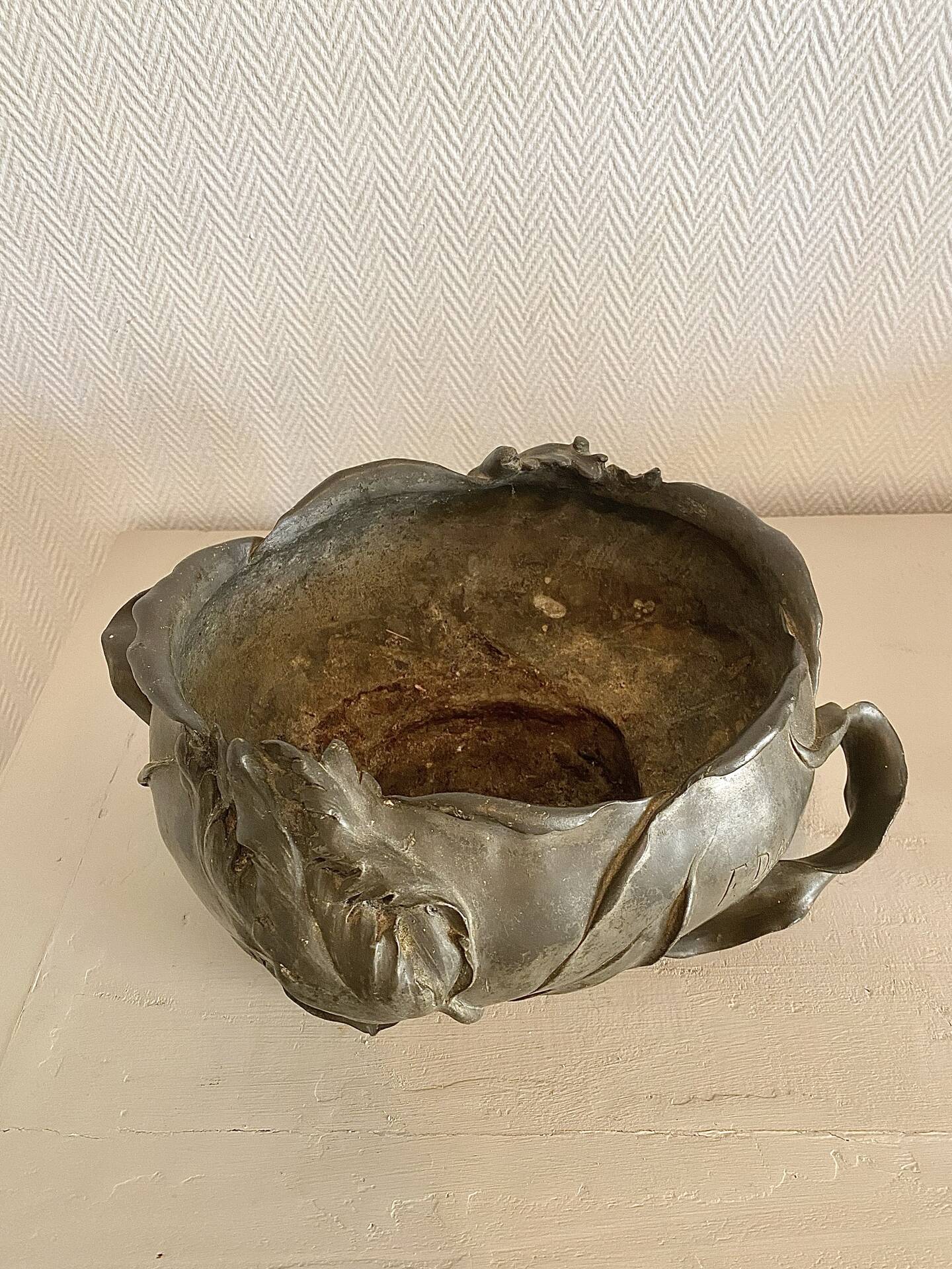 Art Nouveau jardinière in tin signed Frederic Debon Susse Frères.