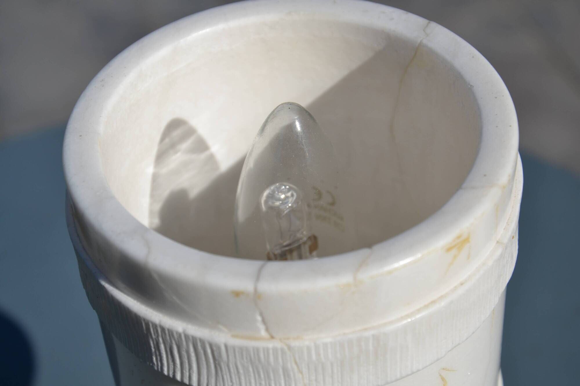 Lamp in white alabaster and brass