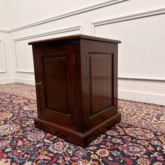 Commode anglaise classique