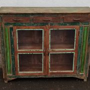 Glazed wooden sideboard with 2 doors
