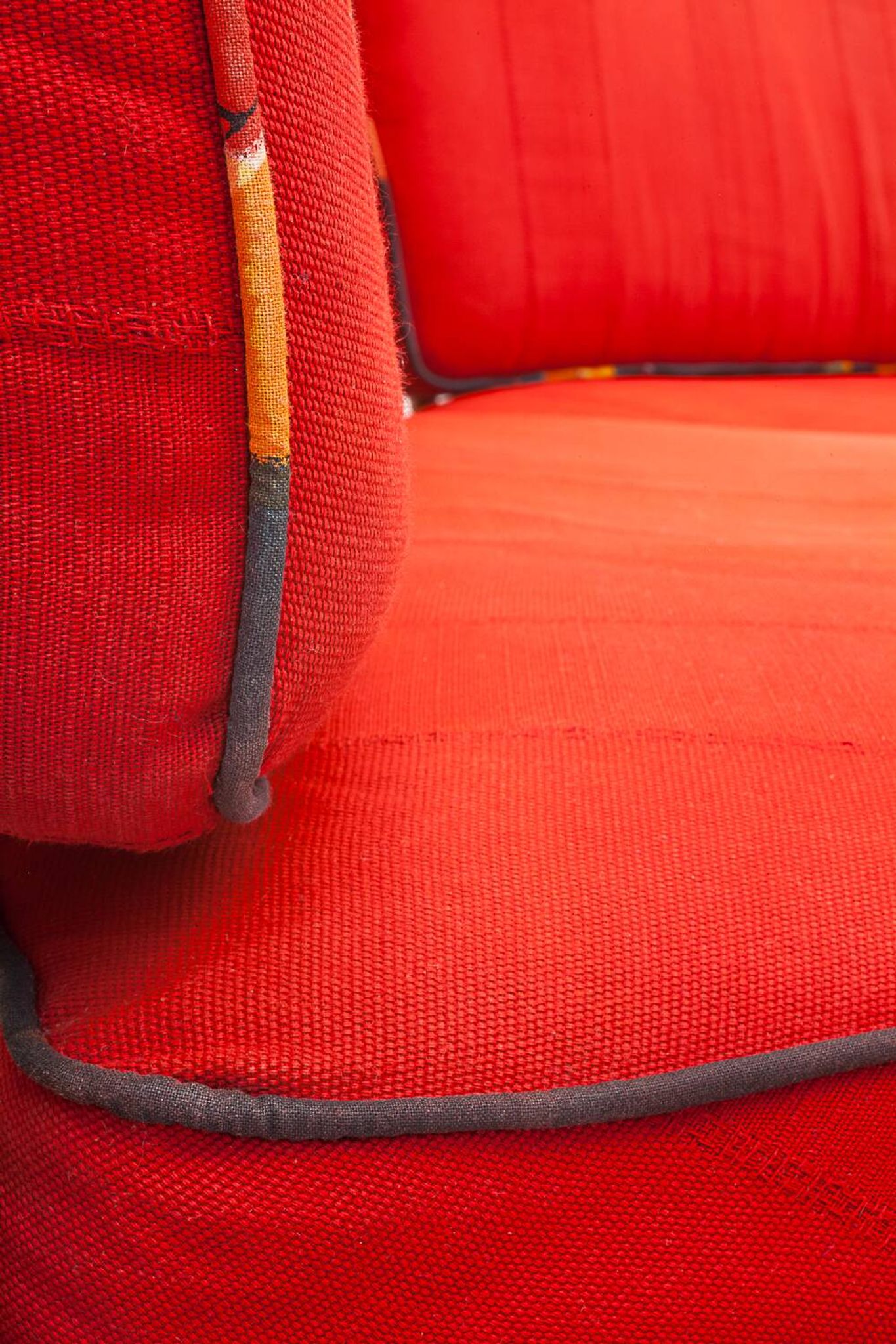 Guillerme and Chambron curved bench