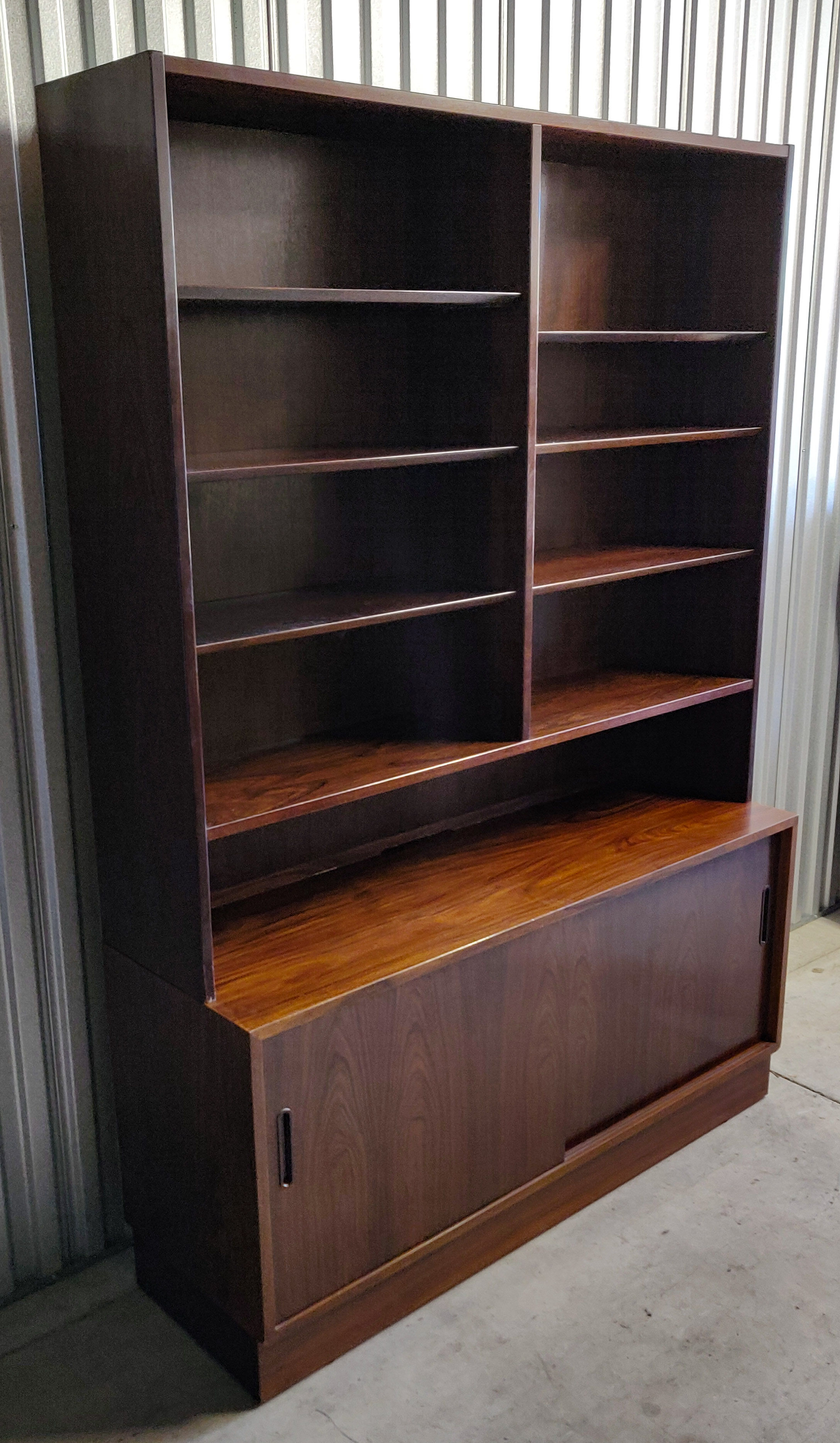 Designer bookcase Poul Hundevad 1960 Denmark mahogany