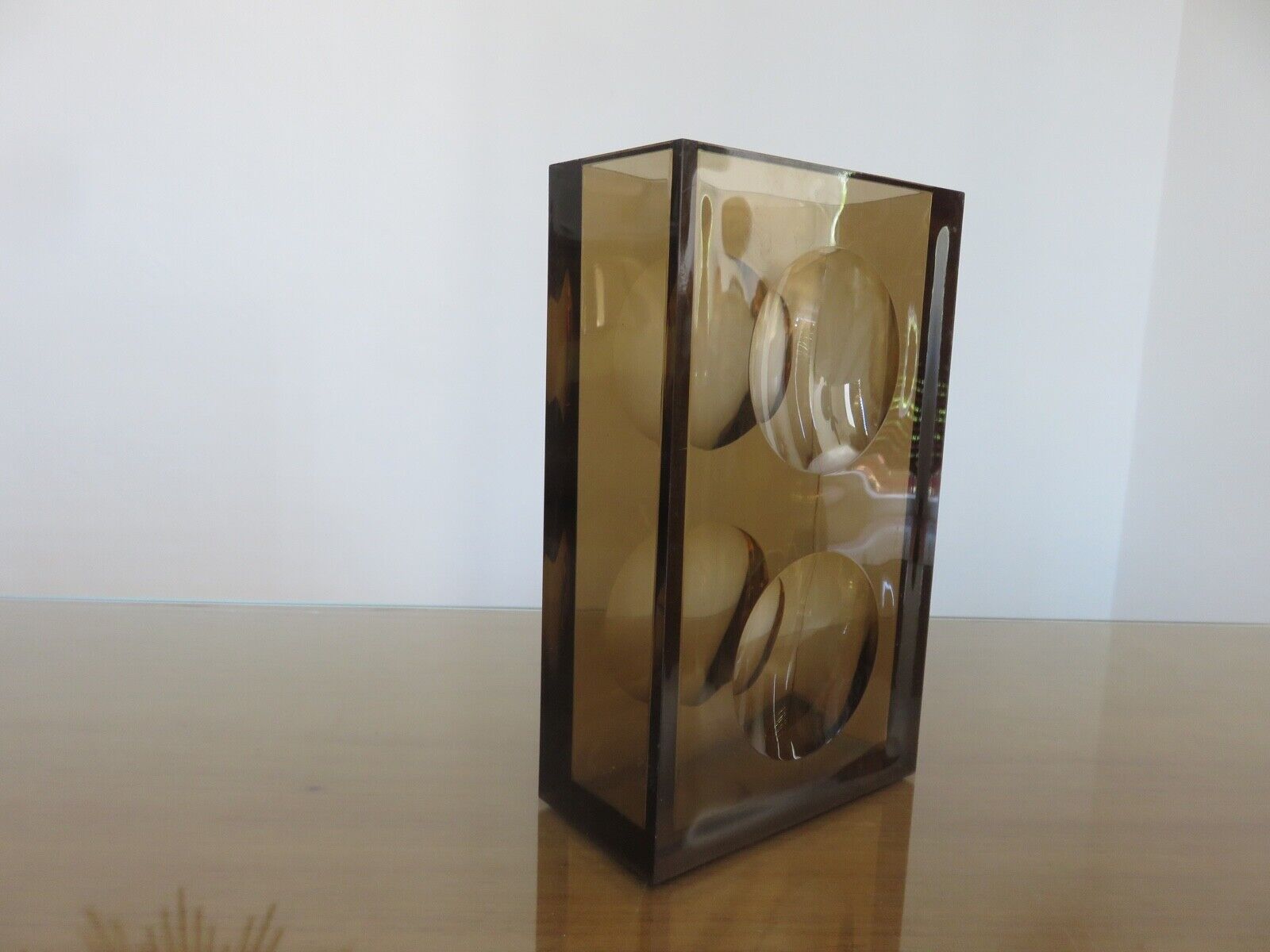 Vase Guzzini design by Fabio Manlio Ciocca in amber plexiglass 70s
