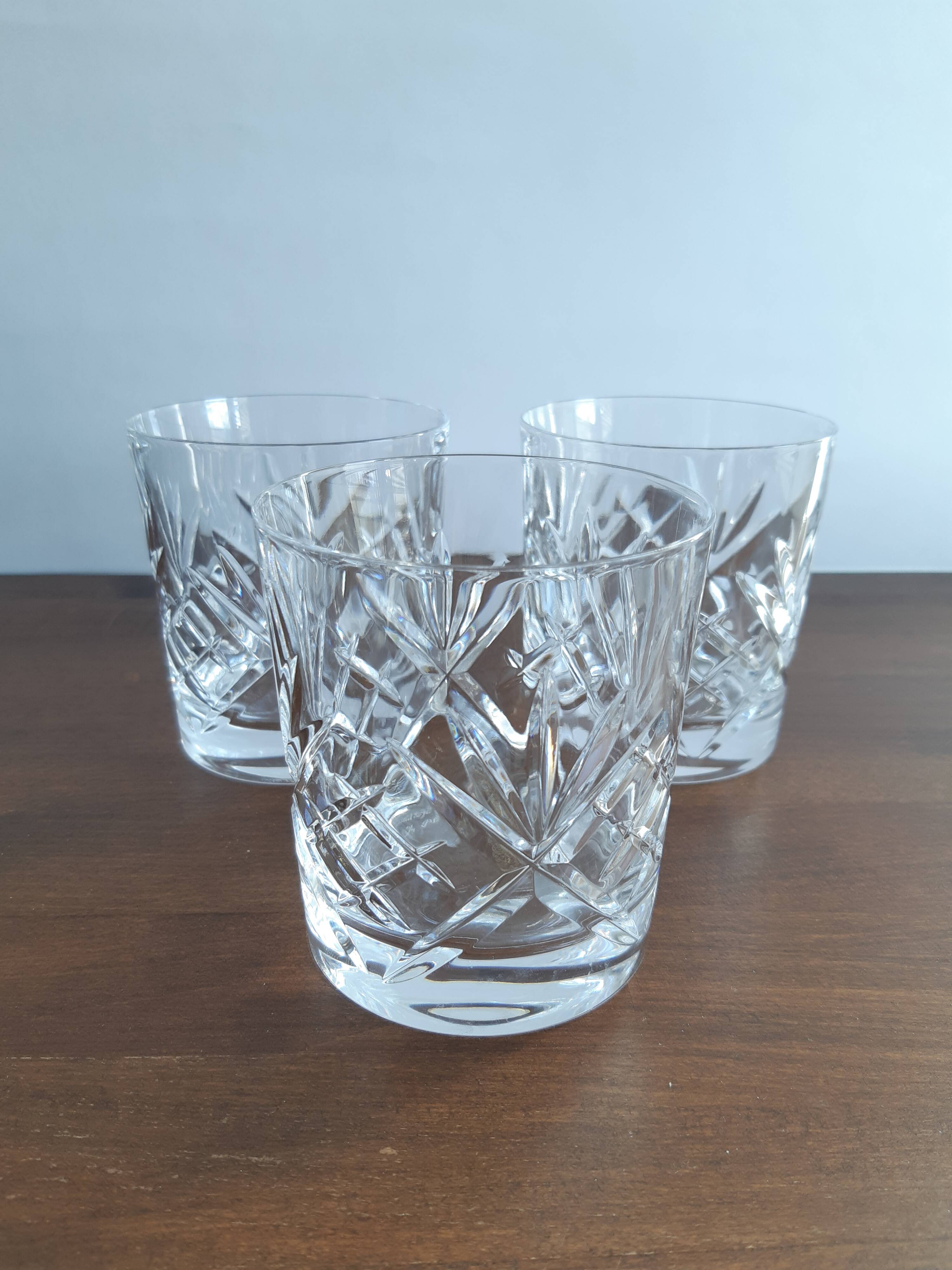 Set of 4 glasses of crystal whisky signed
