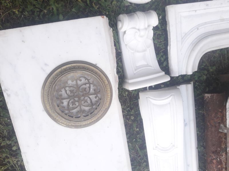 Fireplace XIX ° marble louis XV style with narrowed and floor slabs