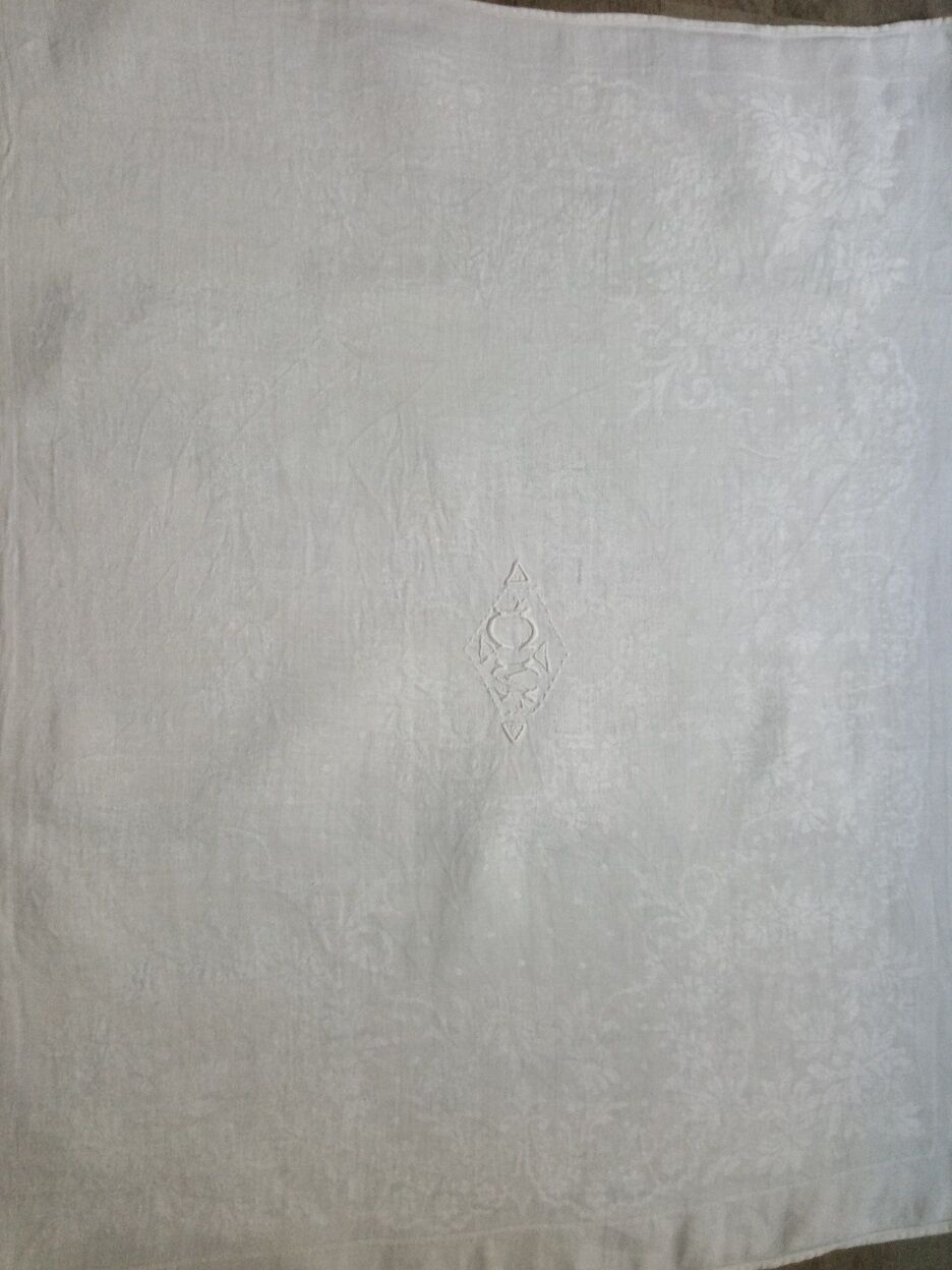 Set of 10 monogram embroidered towels CM and tablecloth