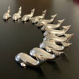 11 whale-shaped metal knife holders
