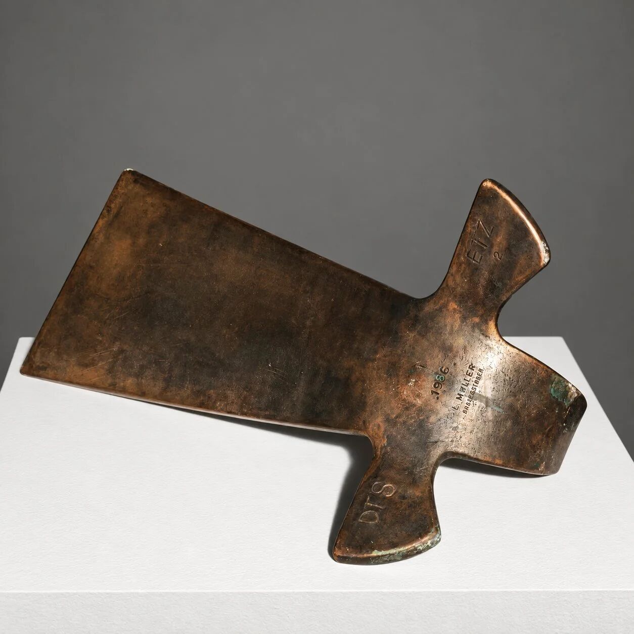 Sculptural bookends in bronze, 1986