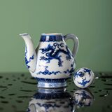 Ming yongxuan style blue and white porcelain cloud and dragon pattern teapot classic craft