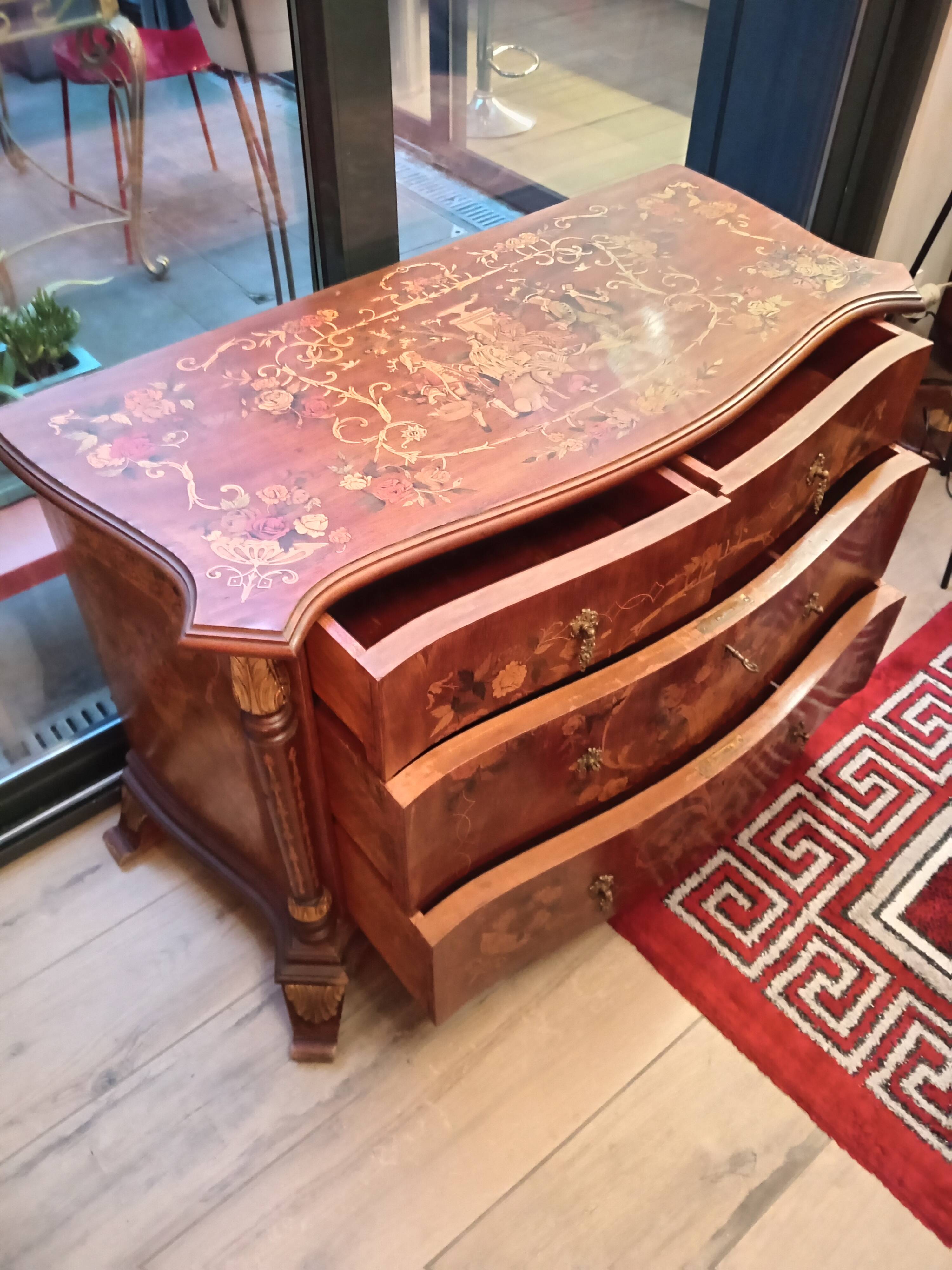 Art Nouveau chest of drawers from the Nancy School