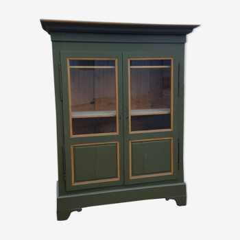 Old-housed cabinet in fir