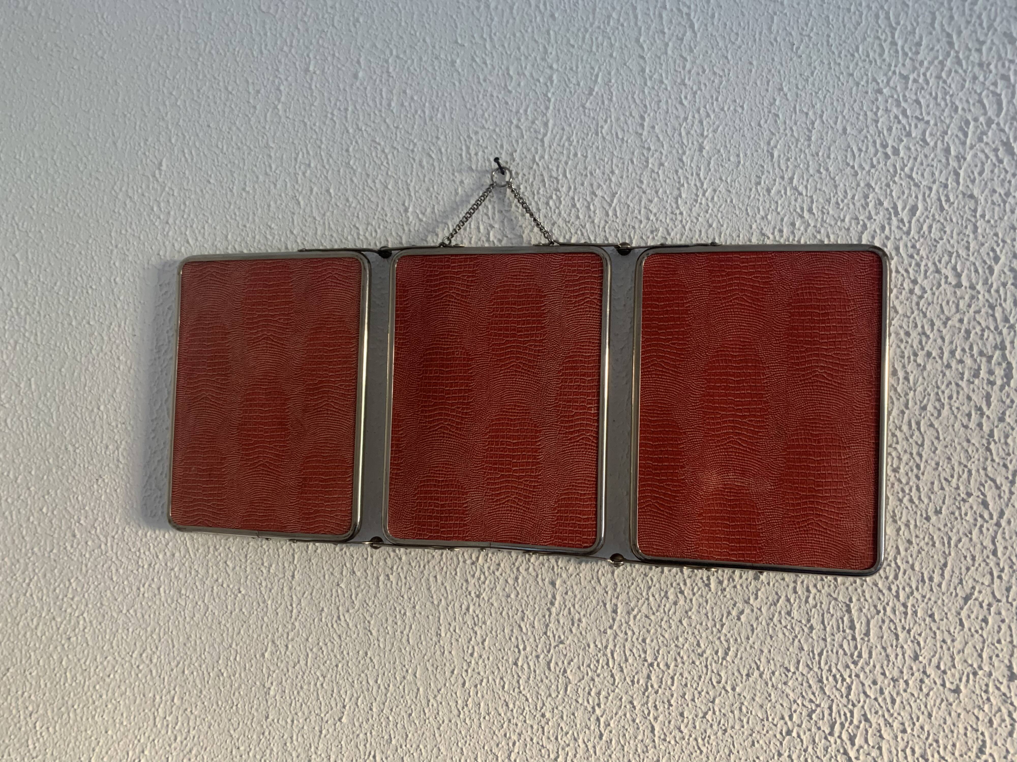 Vintage 1950s beveled barber triptych mirror in grenadine - 21 x 49 cm