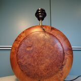 Lamp in elm or thuja wood.