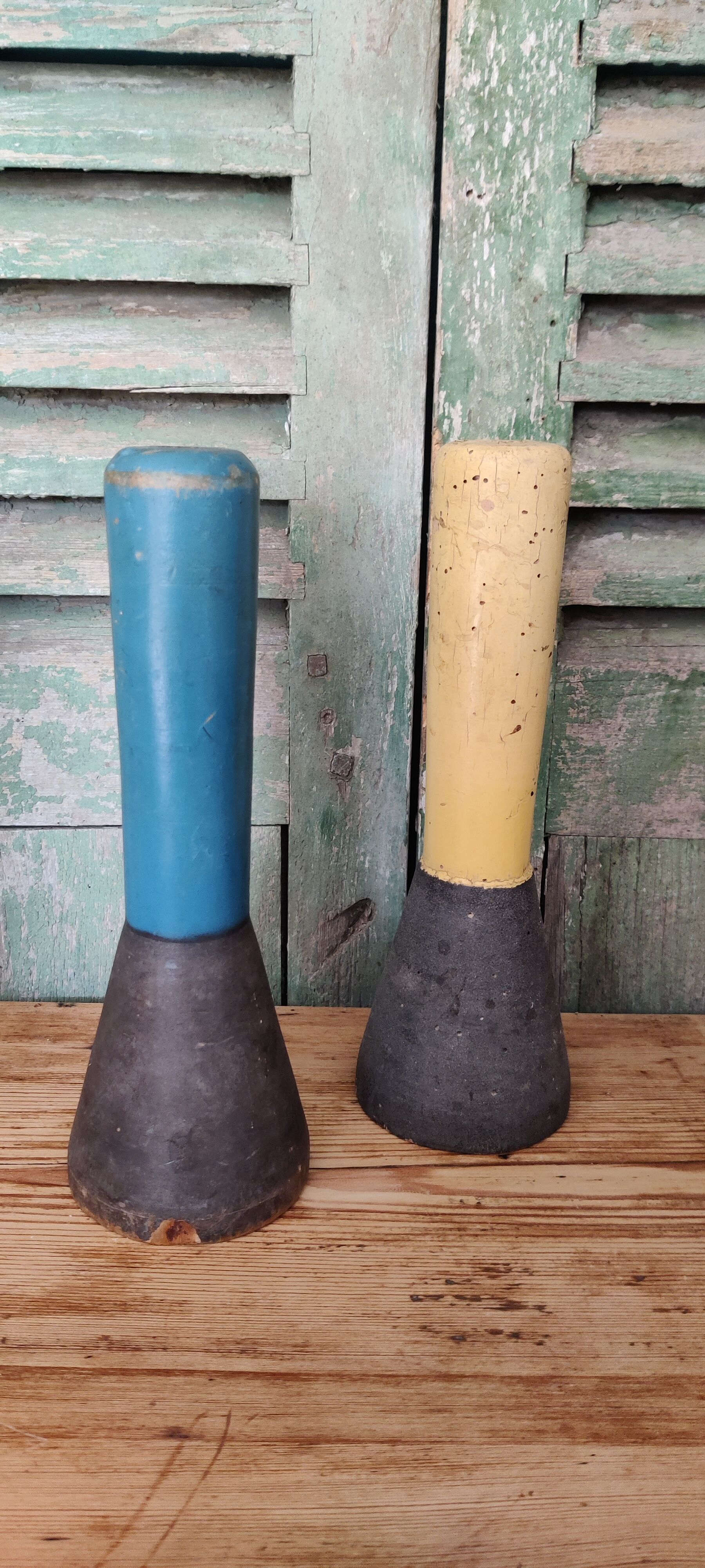 Set of two spinning coils