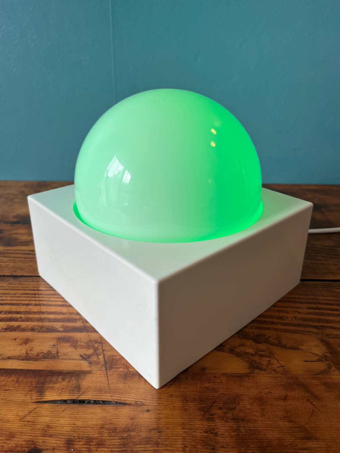 Lampe à poser globe