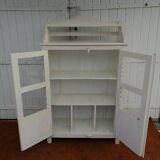 Small dresser/wardrobe