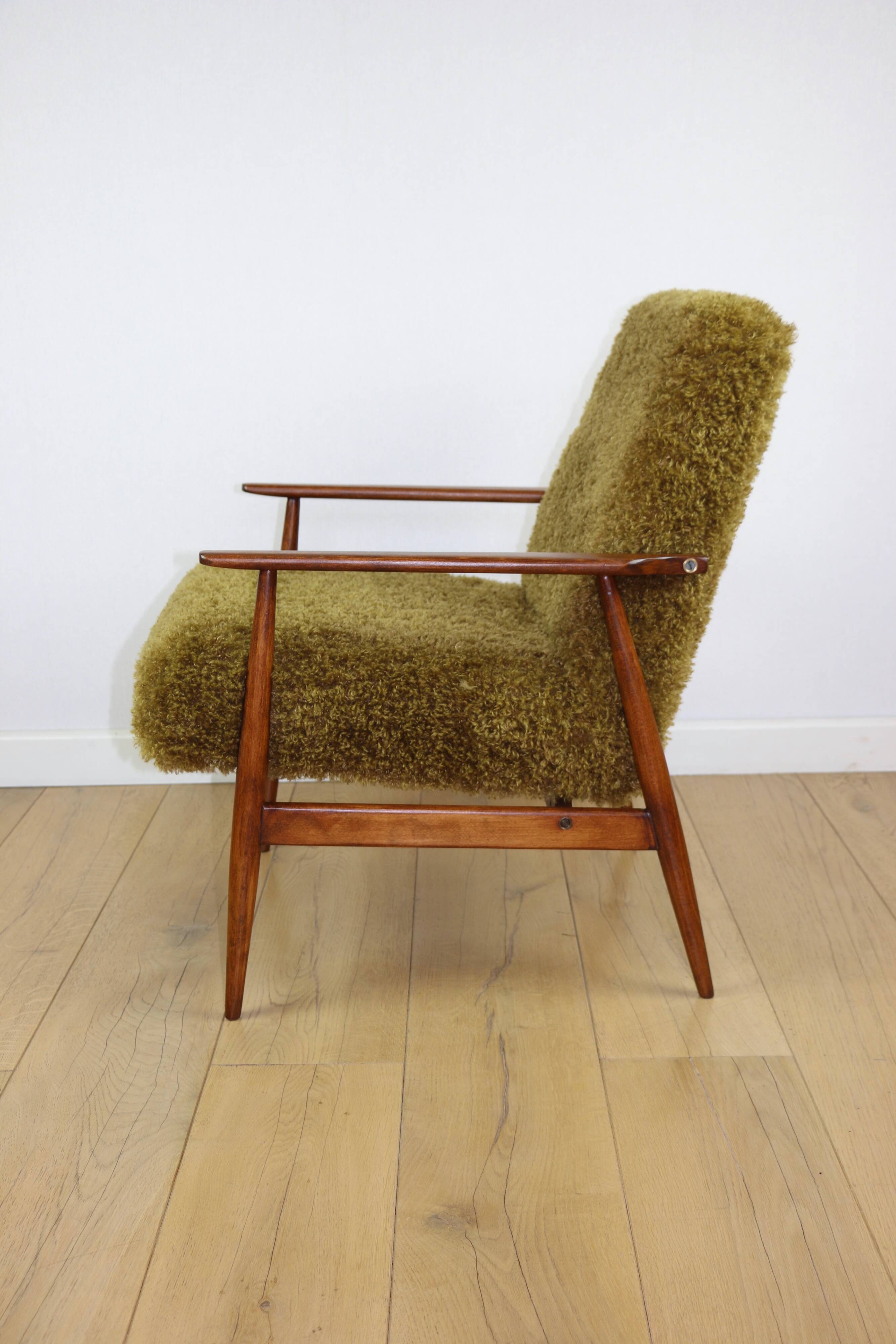Armchair 'Lis', 1970s brown vintage khaki / olive long hair Rudy boucle design Henryk Lis - 2 pieces available