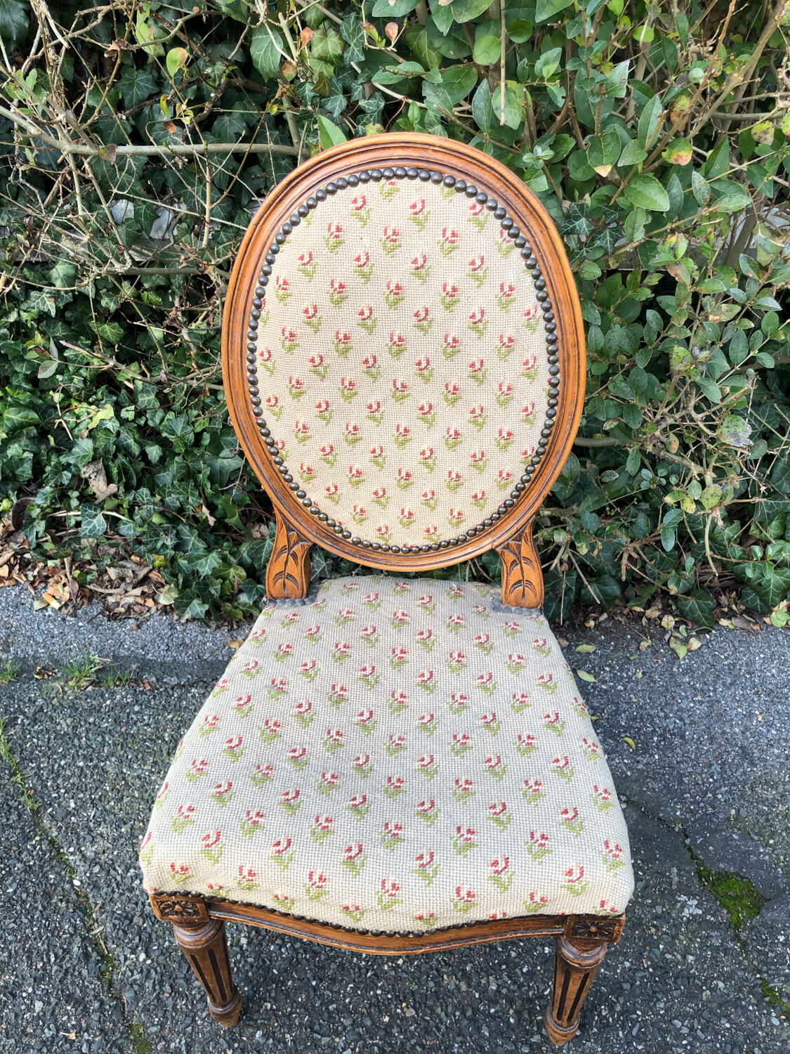Children's chair medallion