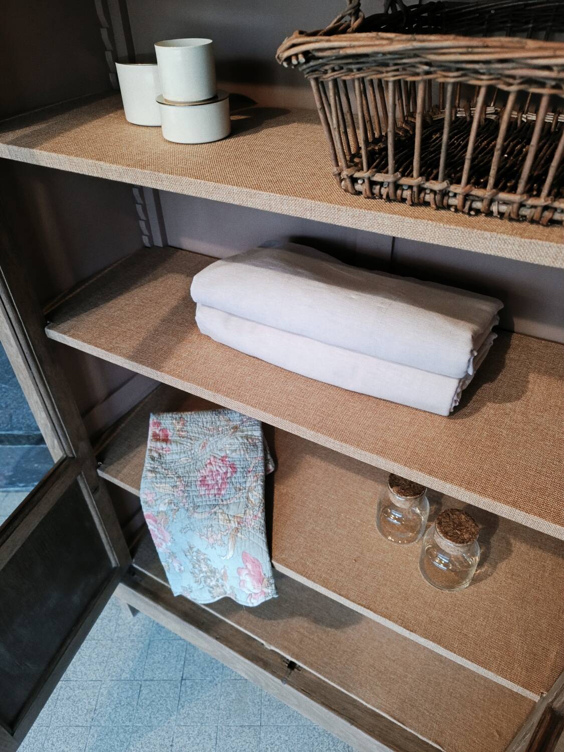 Antique display cabinet / vintage bookshelf