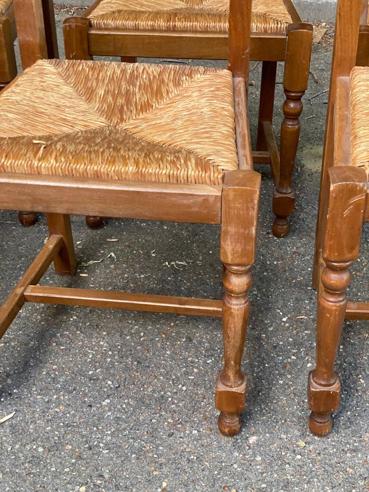 6 solid wood and straw chairs with high farmhouse-style backs