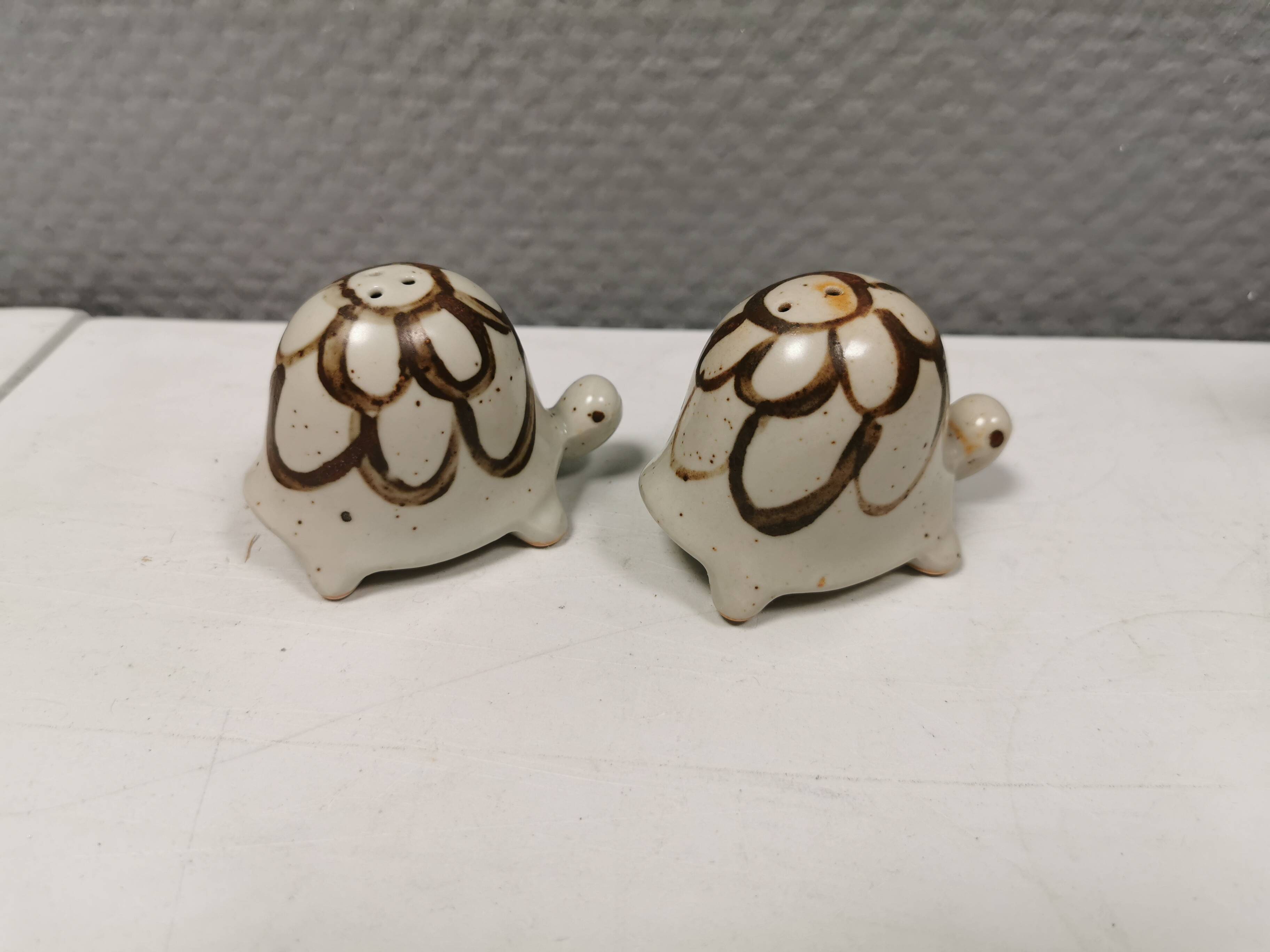 Ceramic turtles as salt and pepper sets made for Danish Søholm 1970-1980s.