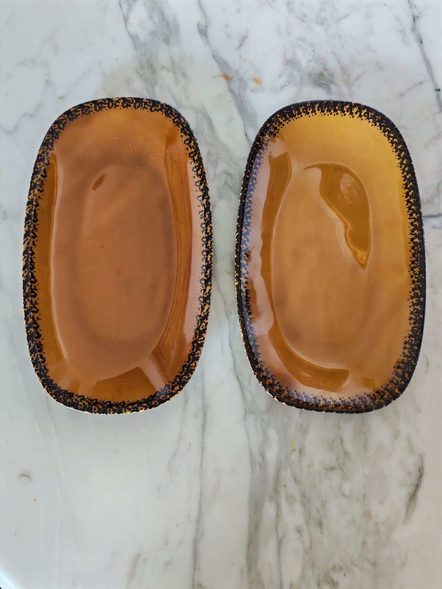 Duo of oval Gien earthenware dishes