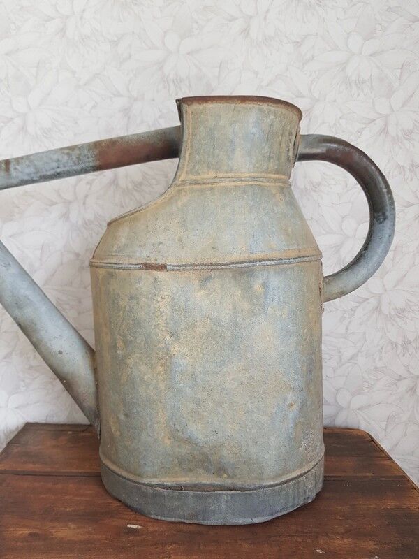 Zinc watering can