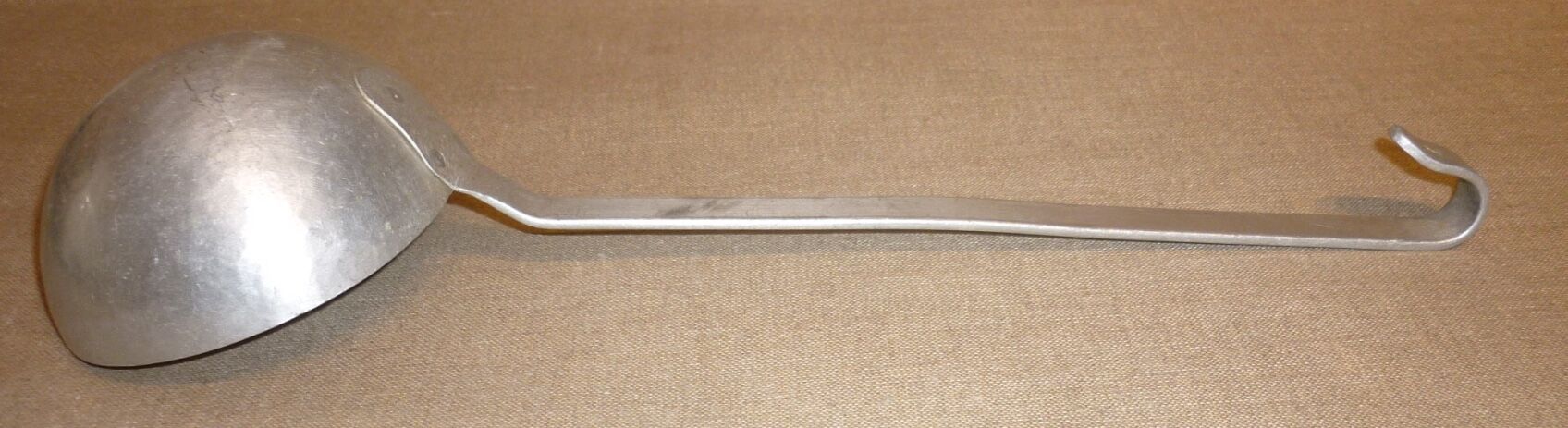 Hammered aluminum ladle