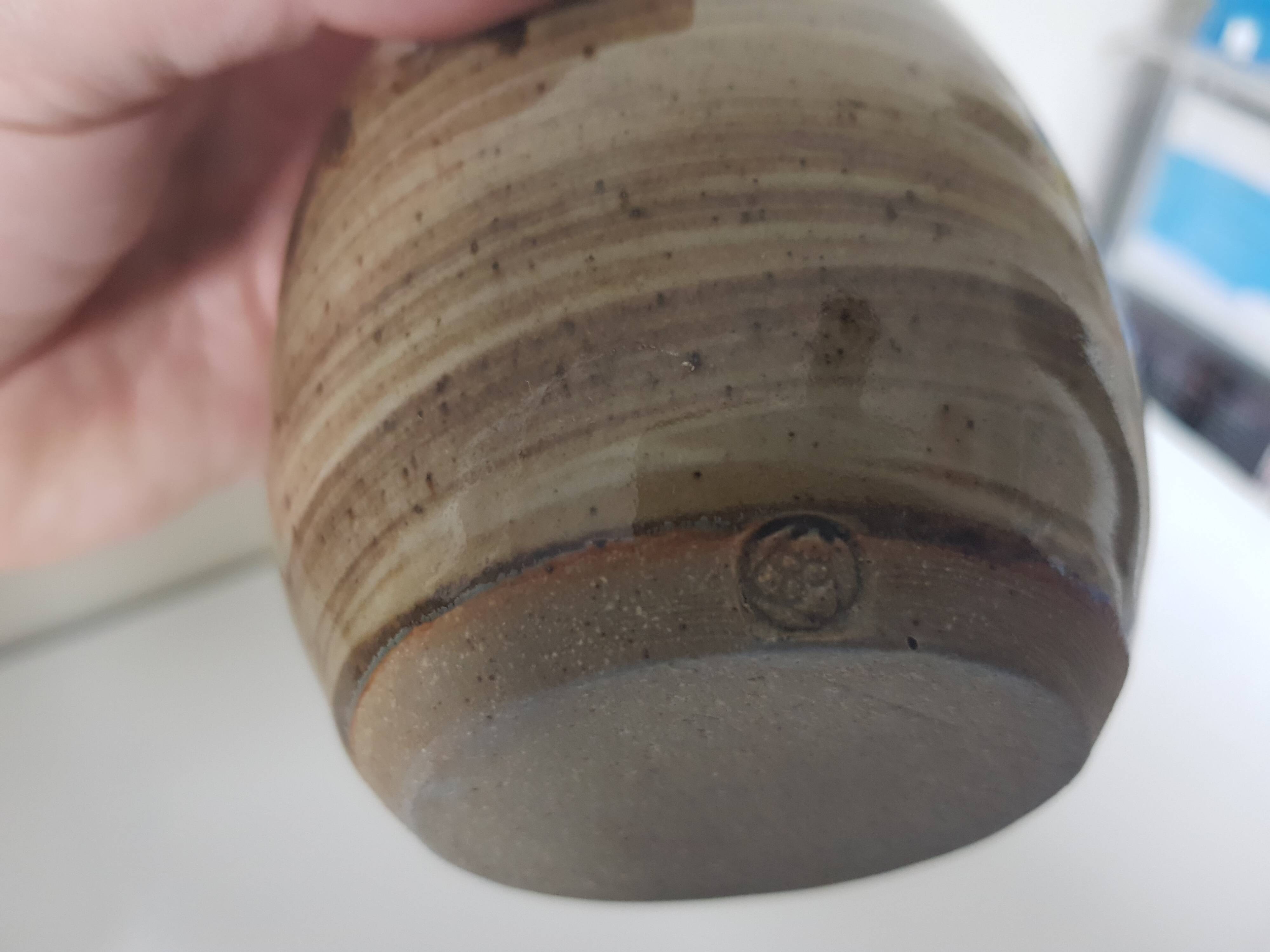 Glazed ceramic vase - Signed pictogram (Signature to be identified)