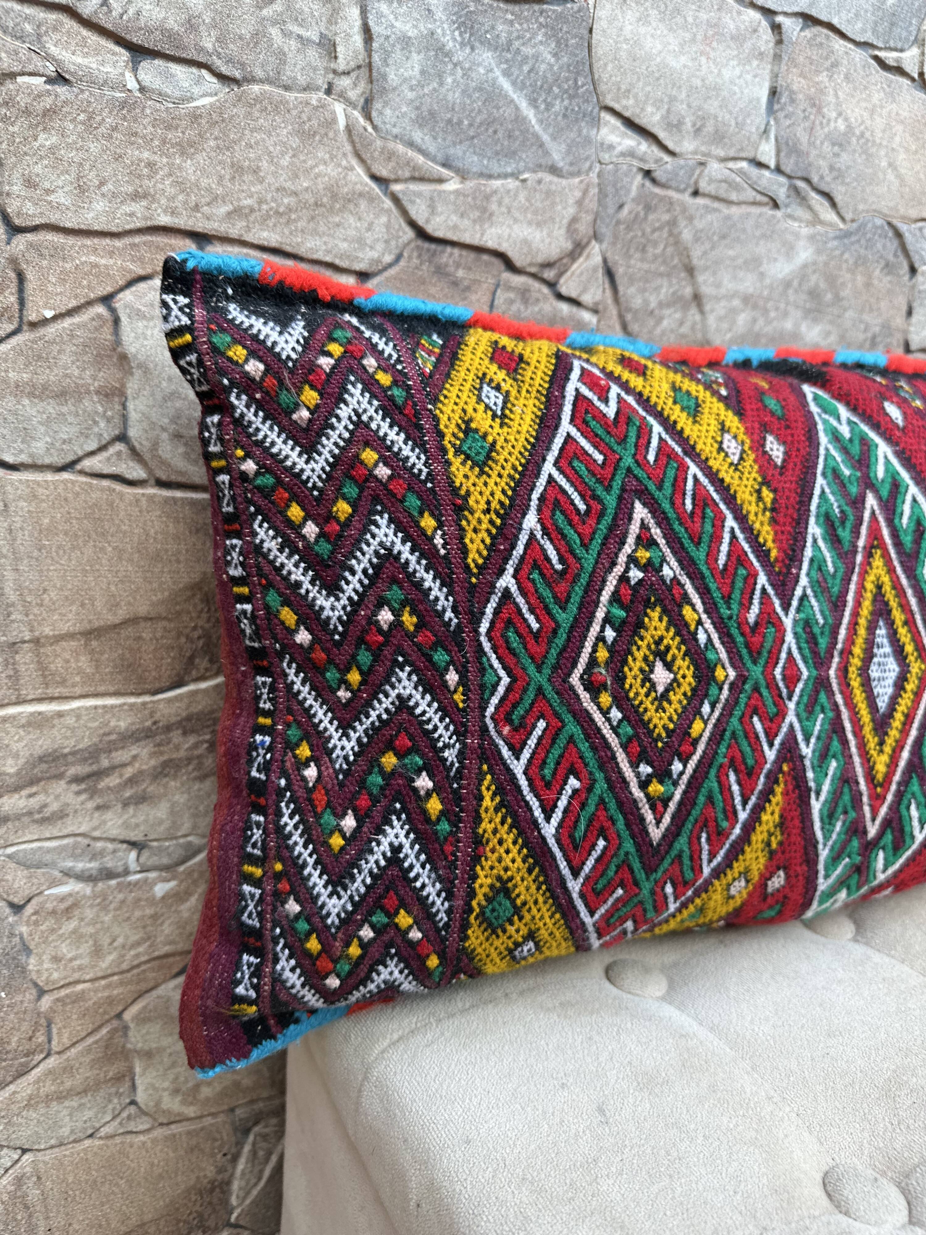 Coussin Kilim berbère vintage, Maroc