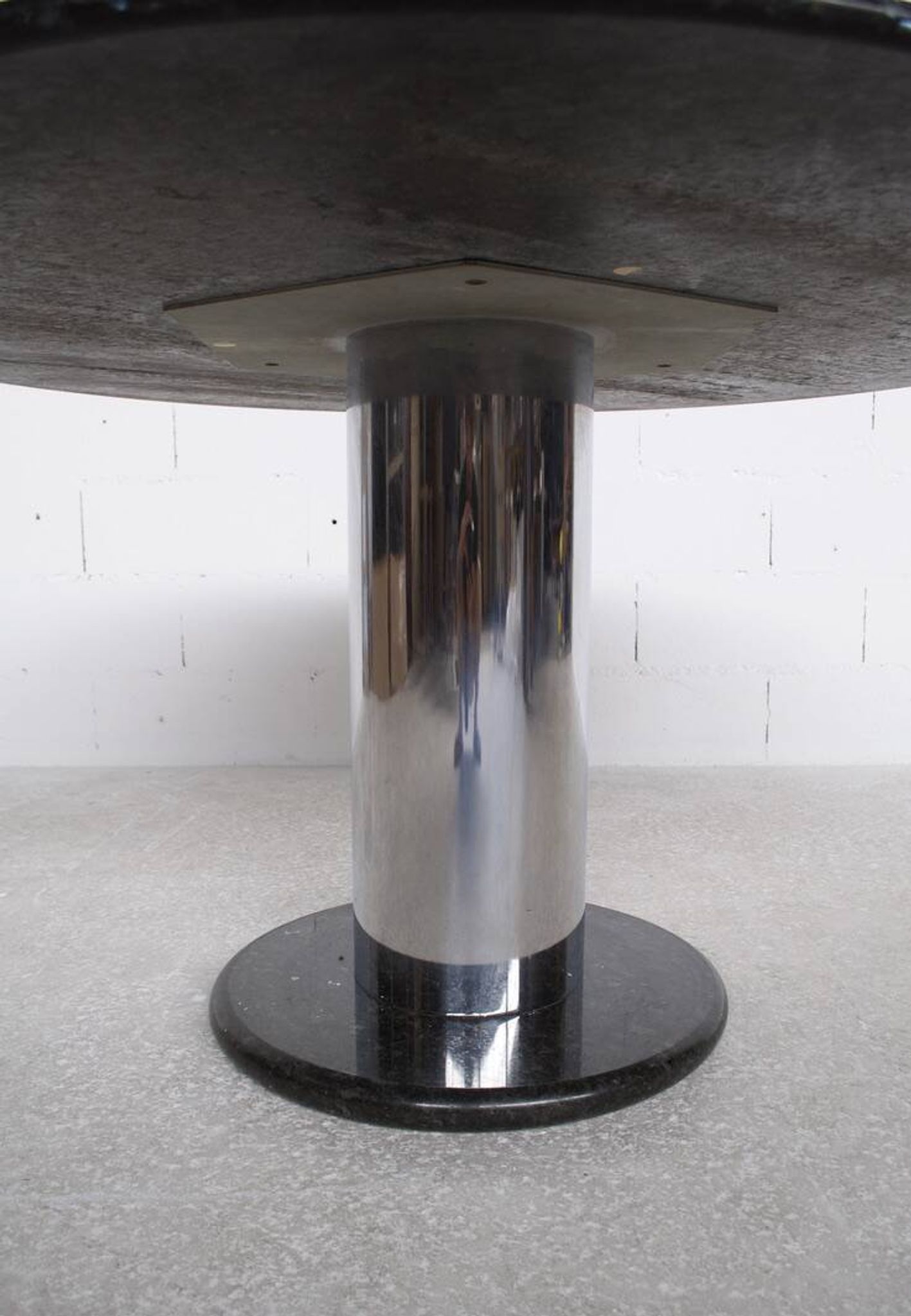 Table lotorosso by Ettore Sottsass, marble, Poltronova publisher, 1965.