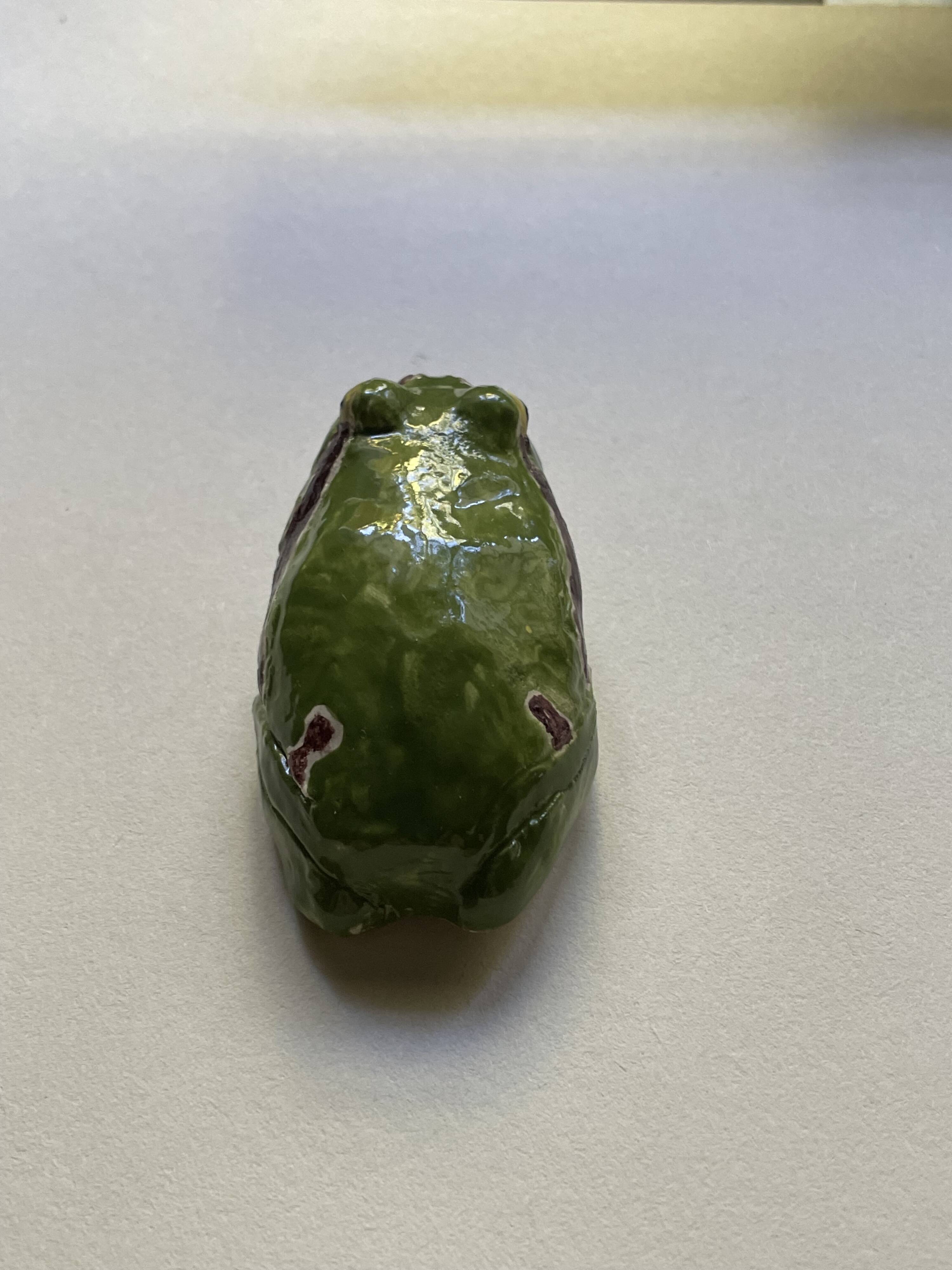 Grenouille en faïence émaillée