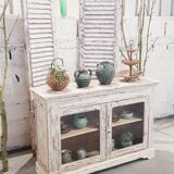 Buffe- vintage showcase