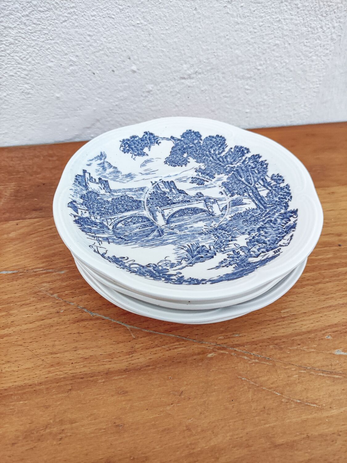 Set of 5 Gien dessert plates