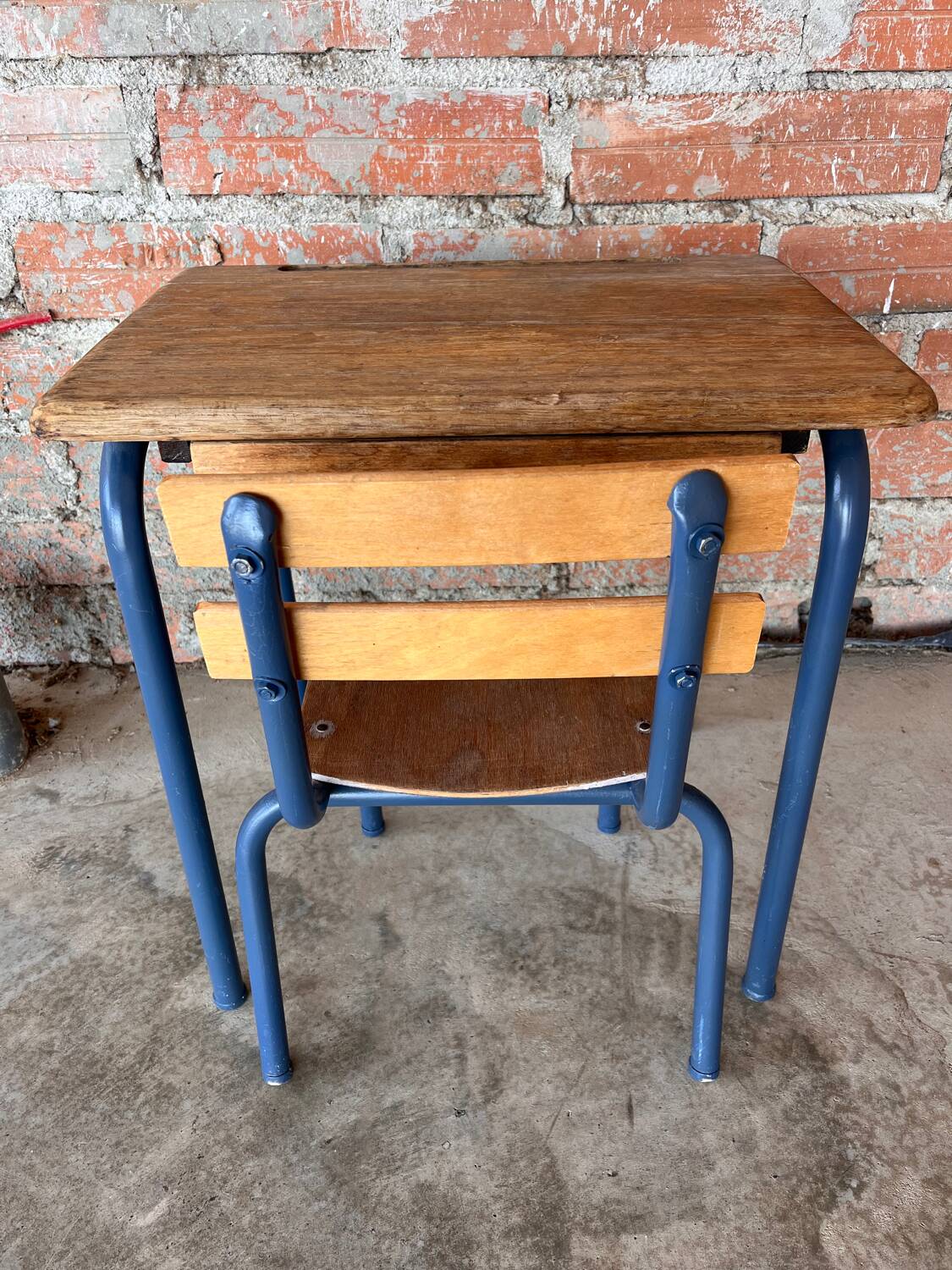 Child's desk