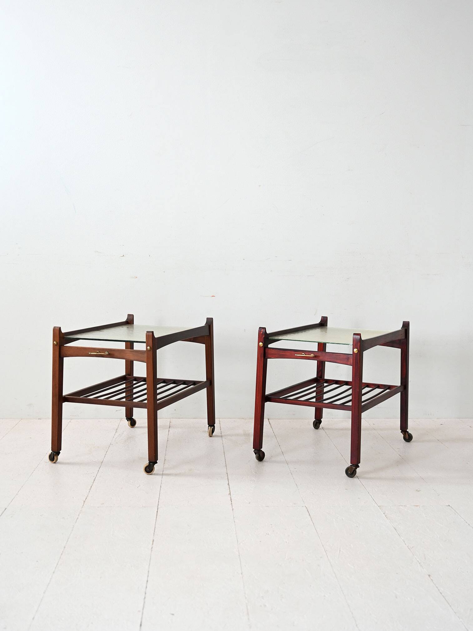 Paire de tables de chevet scandinaves des années 1940/50