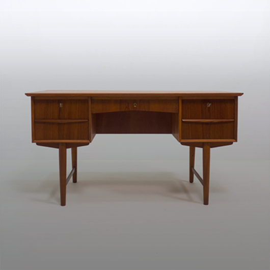 SCANDINAVIAN DESK