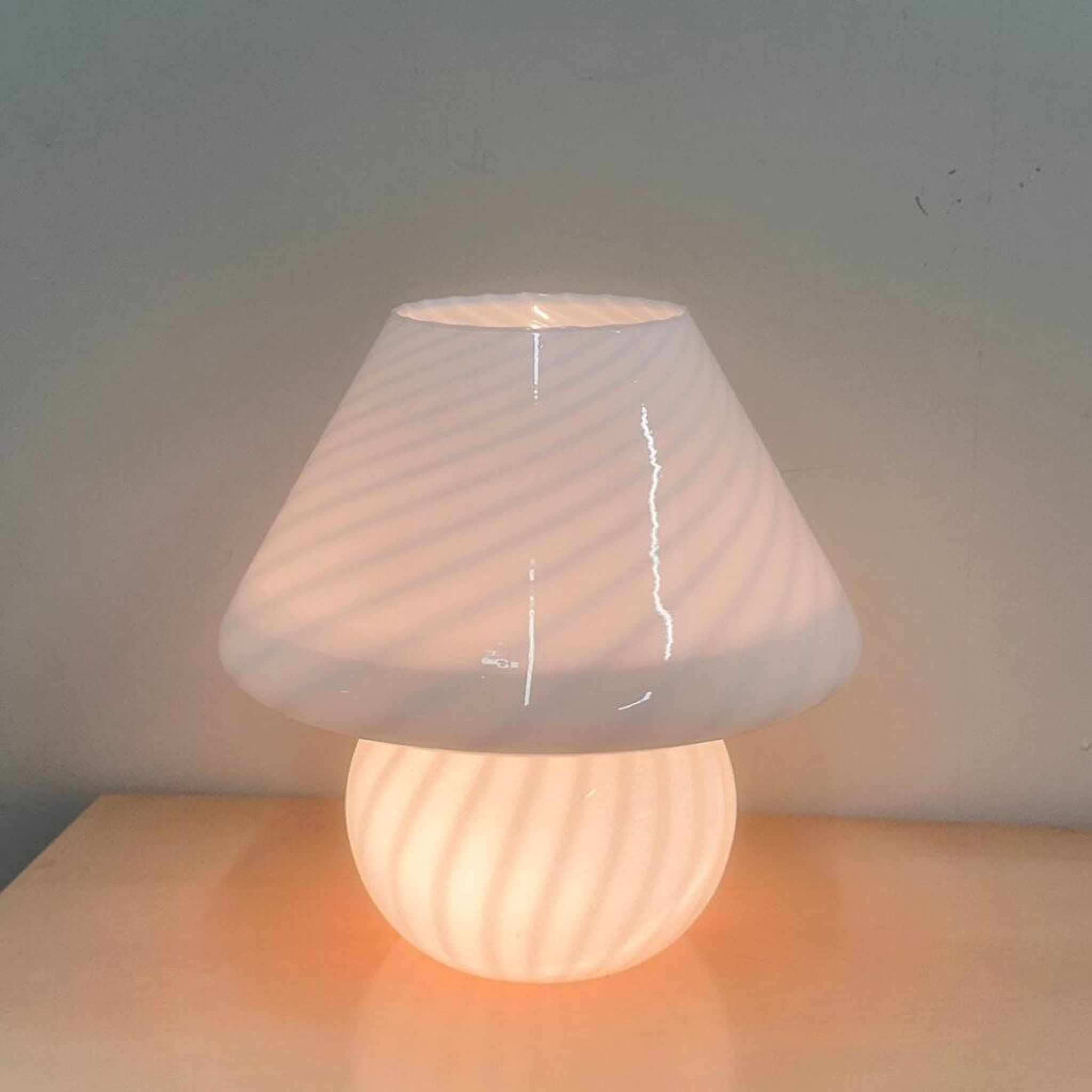 Vintage white swirl glass mushroom lamp – Italian style opaline table lamp. 1970