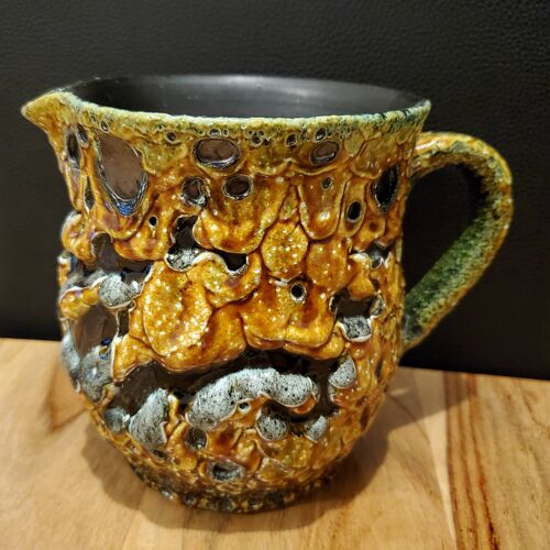 Pichet vase en céramique Fat Lava