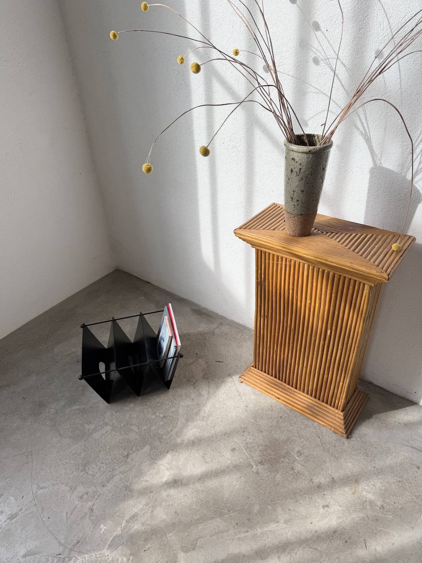 Modular magazine rack Memphis 1980