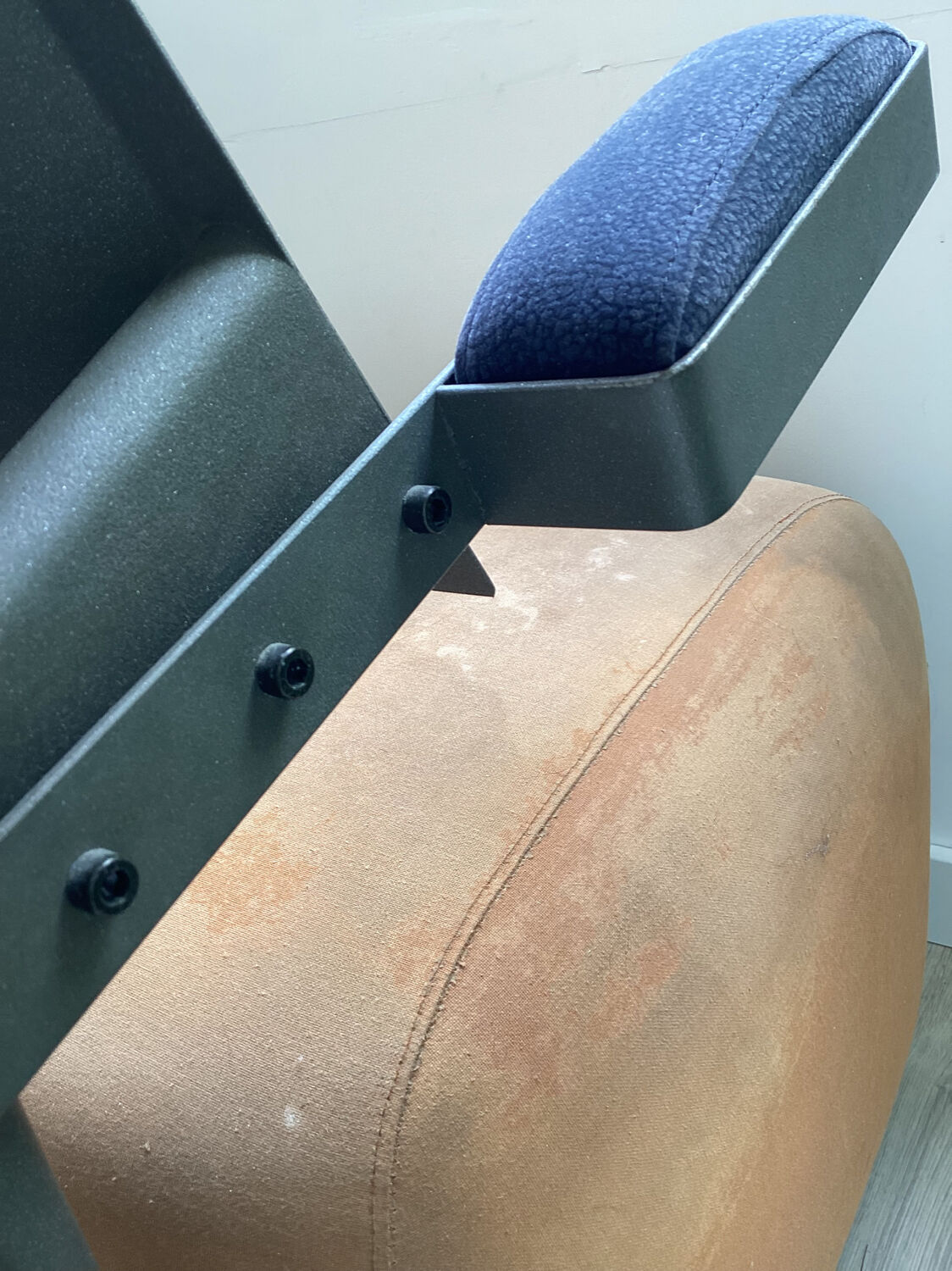 Oscar Harri Kohonen Chair