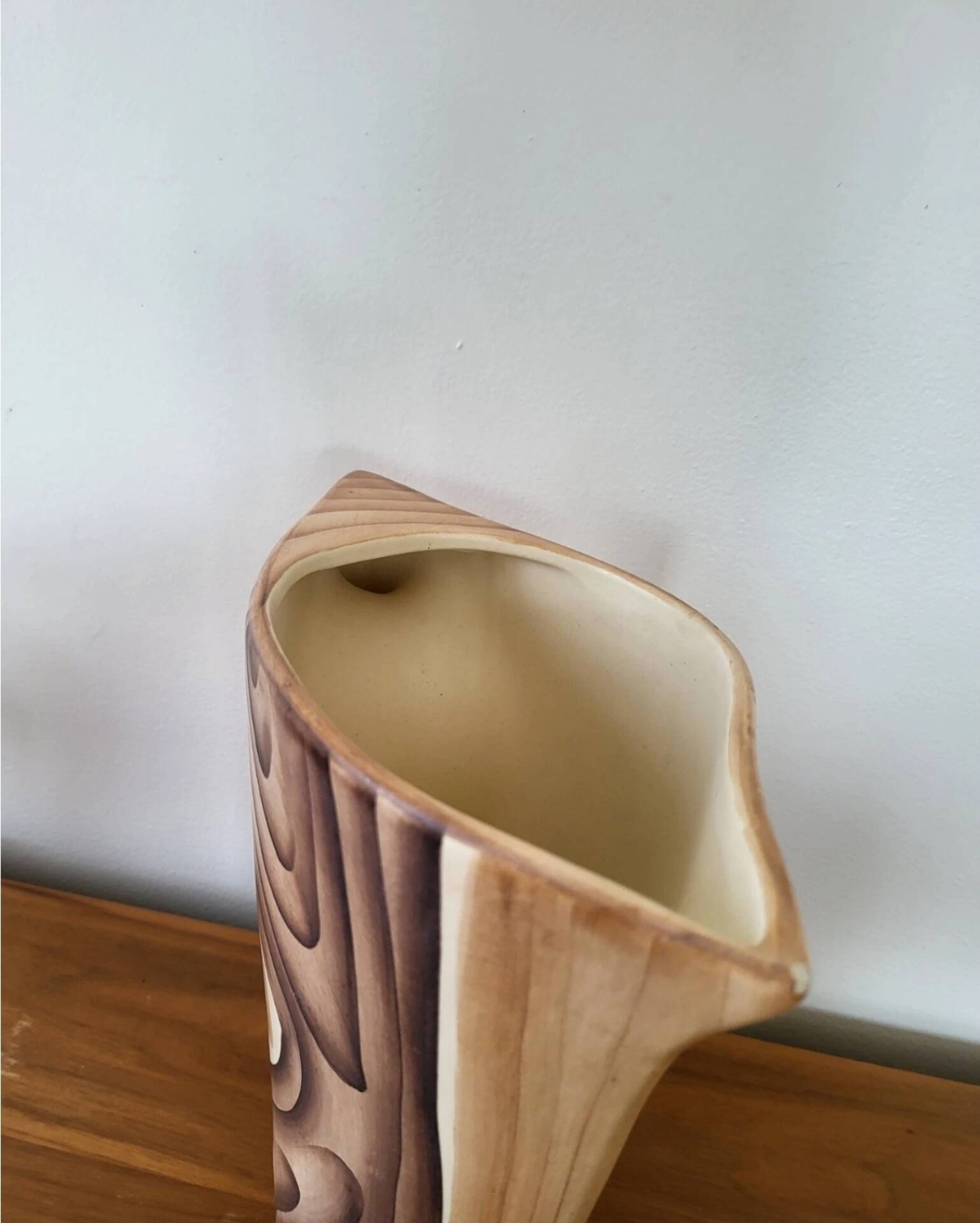 Pichet Vallauris in ceramic faux wood