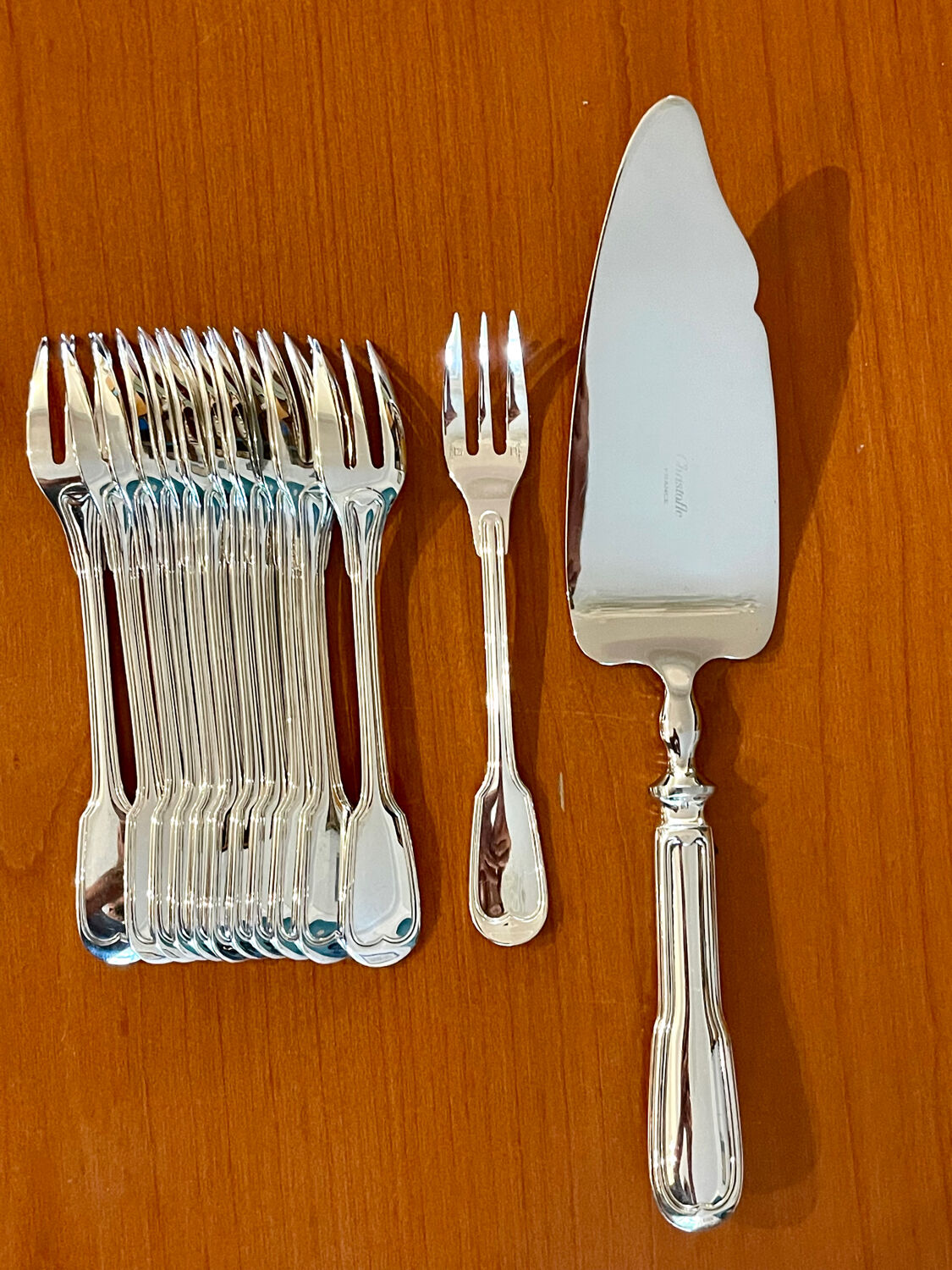 Christofle Chinon 12 cake forks and 1 pie server new condition