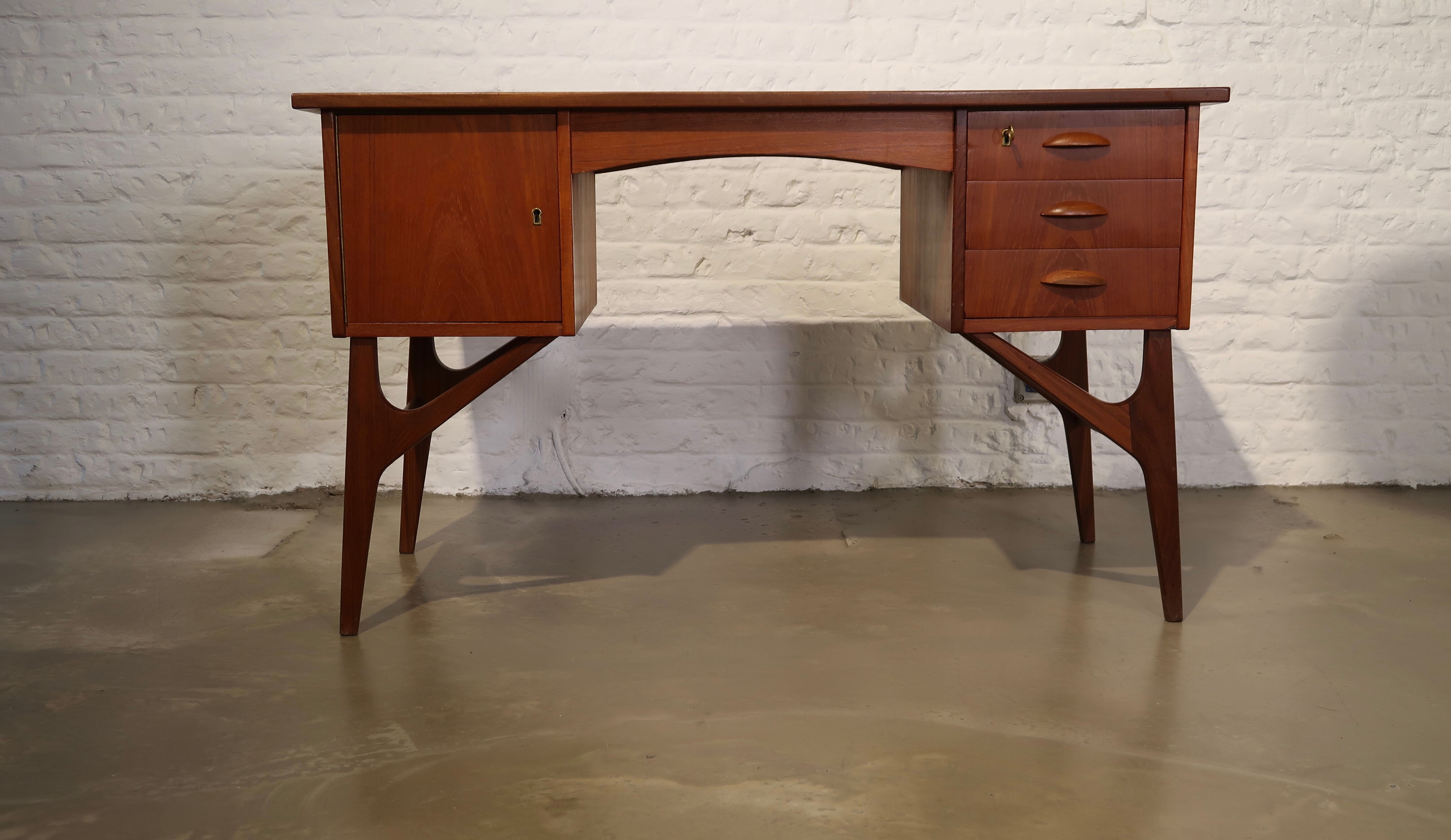 Danish desk of Lady 1960's teak