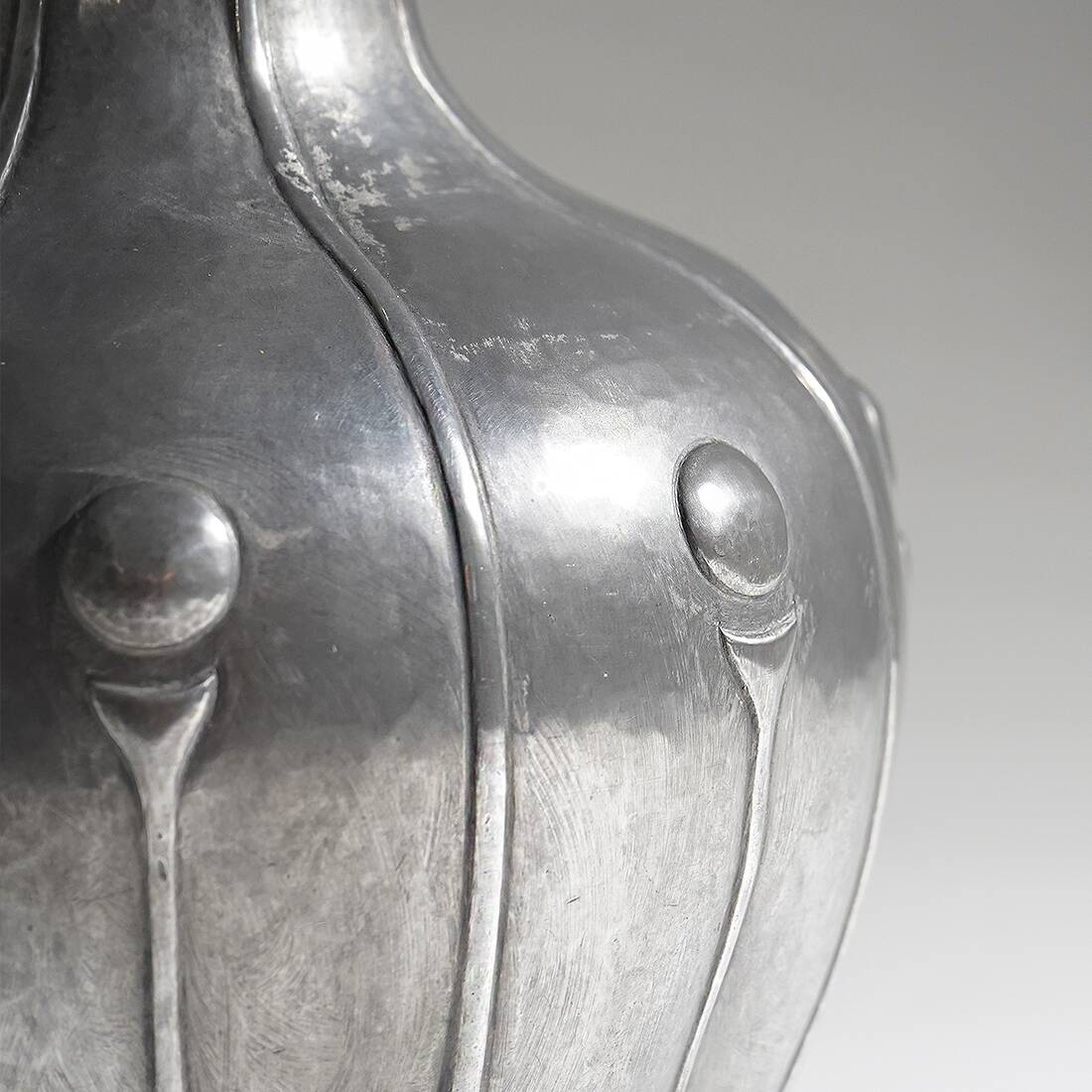 Art Decò pewter vase by Bellotti, 20’s