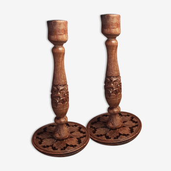 Lot 2 vintage wooden candlesticks