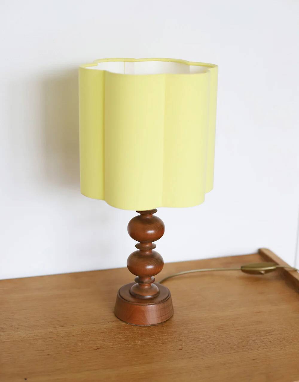 Plain flower-shaped lampshade Flora "Chick Yellow"