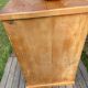 Commode ancienne en bois clair
