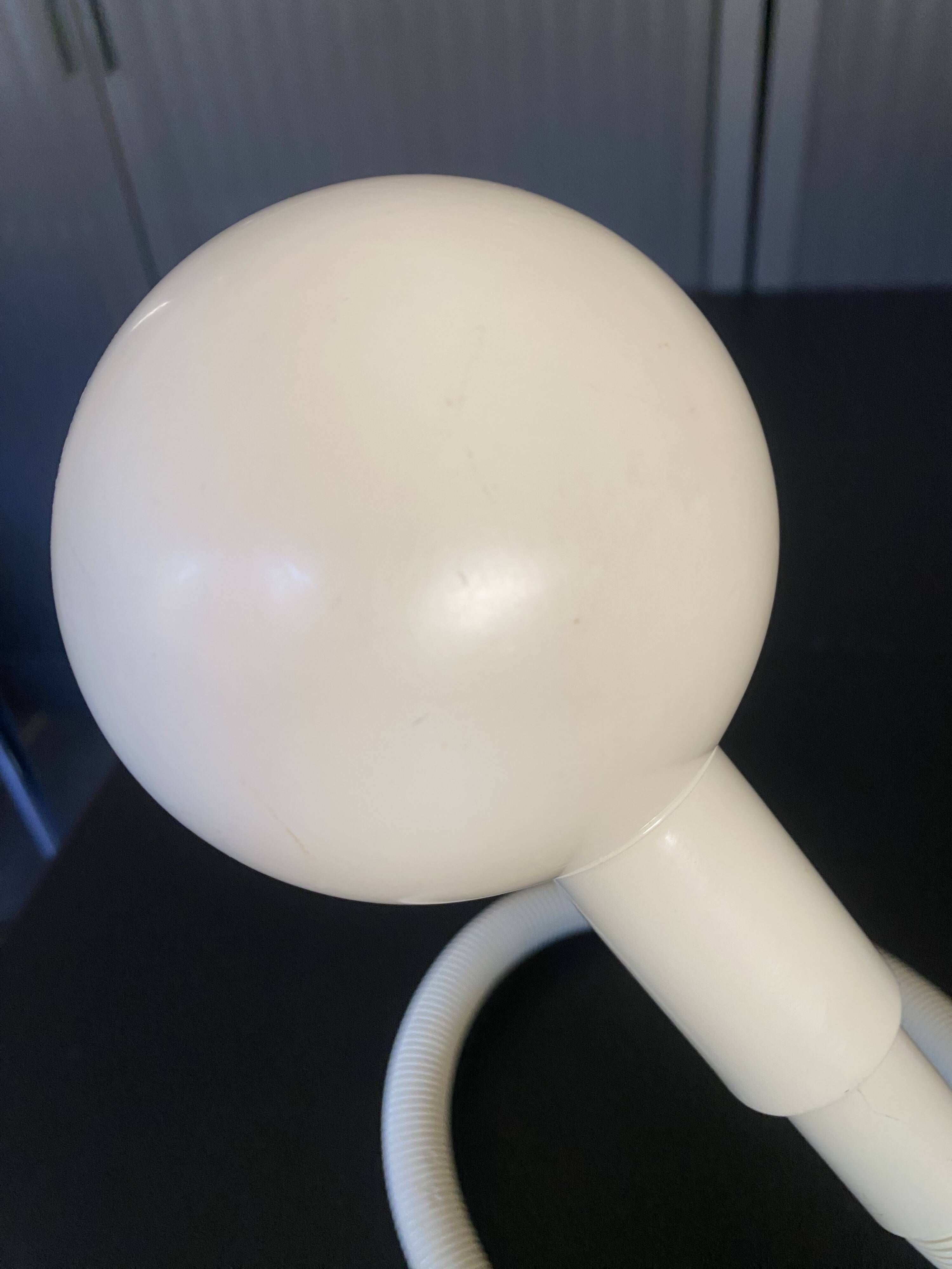 Lampe blanche Hebi d’ Isao Hosoe pour Valenti blanc crème vintage 1970
